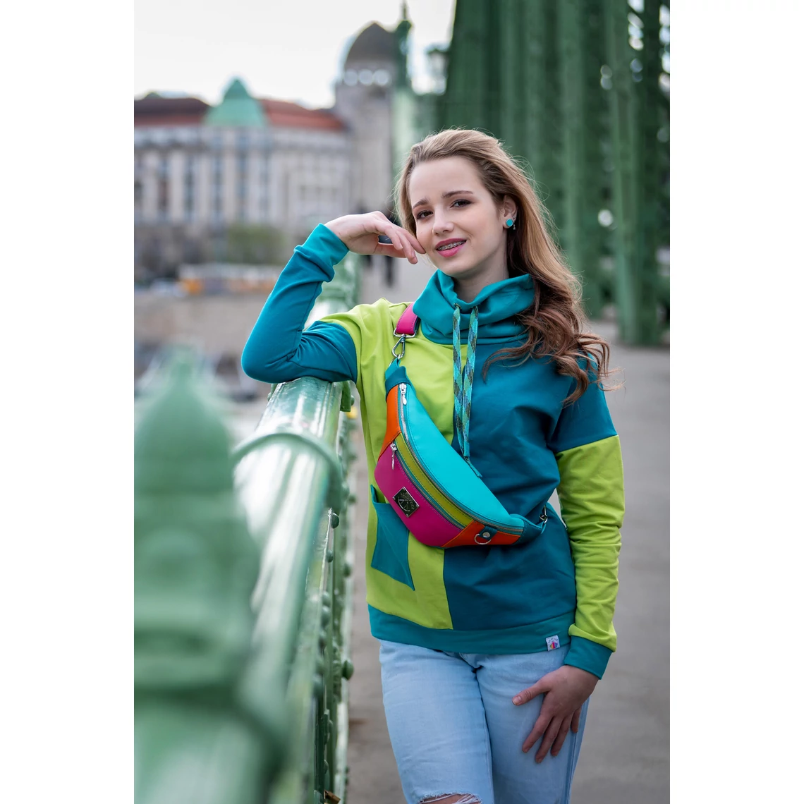 Kolorkka Colorblock pulóver / petrol-türkiz-lime