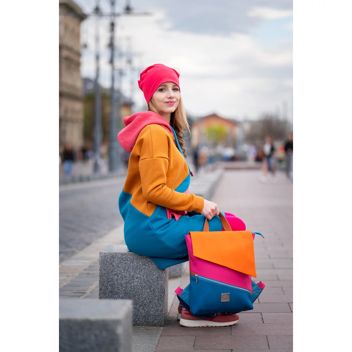 Kolorkka COLORBLOCK pulcsiruha / rózsaszín-tengerkék-terrakotta